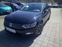 Gebraucht VW Passat Trendline 125 PS (91 kW) 2018 Deep black perleffekt (metallic) Limousine