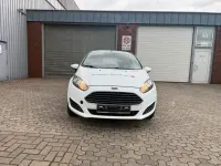 Gebraucht Ford Fiesta Trend 60 PS (44 kW) 2013 Weiß Limousine