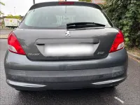 Gebraucht Peugeot 207 92 PS (67 kW) 2011 Grau Limousine
