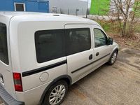 Usata Opel Combo 75 CV (55 kW) 2011 Argento Monovolume