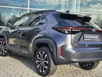 Neu Toyota Yaris Cross 131 PS (96 kW) 2026 Grau SUV