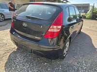 Gebraucht Hyundai i30 Classic 90 PS (66 kW) 2011 Schwarz Limousine