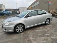Gebraucht Toyota Avensis 147 PS (108 kW) 2004 Silber Limousine