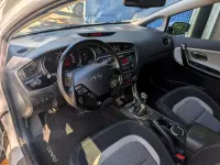 Gebraucht Kia Ceed Spirit 128 PS (94 kW) 2012 Weiß Kleinwagen