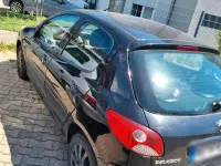 Gebraucht Peugeot 206 72 PS (52 kW) 2012 Schwarz Limousine