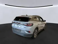 Gebraucht VW ID.4 Pro Performance 150 kW (204 PS) 2023 Mondsteingrau SUV