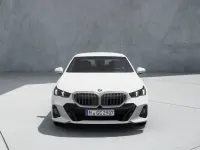 Gebraucht BMW 520 M Sport 197 PS (144 kW) 2024 Weiß Limousine