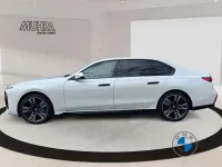 Gebraucht BMW 740 M Sport 299 PS (219 kW) 2025 Mineralweiss Limousine