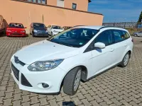 Usata Ford Focus 116 CV (85 kW) 2012 Bianco Station wagon
