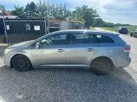 Gebraucht Toyota Avensis 147 PS (108 kW) 2010 Silber Limousine