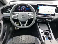 Gebraucht VW Passat R-line 150 PS (110 kW) 2025 Diabasgrau metallic (5x5x) (metallic) Kombi