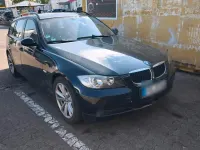 Gebraucht BMW 320 163 PS (119 kW) 2007 Schwarz Kombi