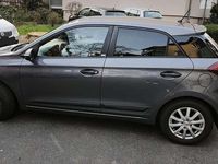 Gebraucht Hyundai i20 Passion 101 PS (74 kW) 2016 Grau Limousine