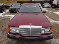 Second-hand Mercedes E220 150 CP (110 kW) 1992 Roșu Berlinǎ