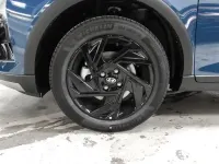 Neu Hyundai Bayon Blackline 90 PS (66 kW) 2026 Vibrant blue / mic SUV