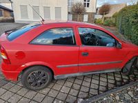 Gebraucht Opel Astra 75 PS (55 kW) 1999 Rot Limousine