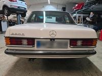Brugt Mercedes E280 177 HK (130 kW) 1977 Hvid Sedan
