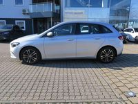 Gebraucht Mercedes B200 Advanced 163 PS (119 kW) 2023 Iridiumsilber Kleinwagen