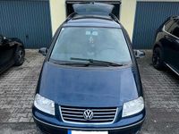 Second-hand VW Sharan 116 CP (85 kW) 2004 Albastru Monovolum