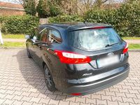 Gebraucht Ford Focus 105 PS (77 kW) 2014 Schwarz Kombi