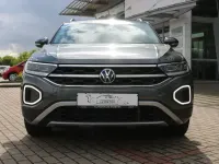 Second-hand VW T-Roc Style 110 CP (80 kW) 2023 Gri SUV