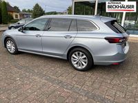 Neu Skoda Superb Selection 150 PS (110 kW) 2025 Silber metallic Kombi