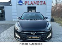 Gebraucht Hyundai i30 Trend 110 PS (80 kW) 2016 Schwarz Limousine