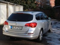 Gebraucht Opel Astra Design Edition 140 PS (102 kW) 2011 Grau Kombi
