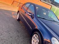 Gebraucht Mercedes C180 129 PS (94 kW) 2001 Violet Limousine