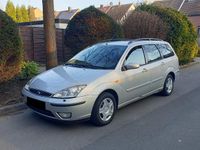 Gebraucht Ford Focus Ghia 101 PS (74 kW) 2002 Silber Kombi
