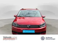 Gebraucht VW Touran Comfortline 150 PS (110 kW) 2022 Rot Van / Kleinbus