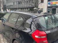 Gebraucht BMW 120 177 PS (130 kW) 2011 Schwarz Kleinwagen
