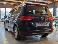 Second-hand VW Touran Highline 150 CP (110 kW) 2023 Negru Monovolum