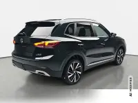 Neu MG ZS Luxury 197 PS (144 kW) 2026 Grün metallic SUV