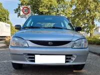 Gebraucht Daihatsu Charade 84 PS (61 kW) 1998 Silber Limousine