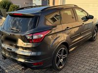 Gebraucht Ford Kuga ST-Line 180 PS (132 kW) 2018 Grau SUV
