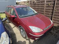 Second-hand Ford Focus Ghia 101 CP (74 kW) 2003 Roșu Berlinǎ