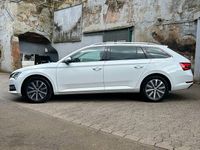 Gebraucht Skoda Superb Style 150 PS (110 kW) 2023 Weiß Kombi