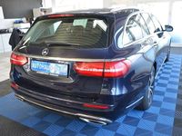 Gebraucht Mercedes E220 Exclusive 194 PS (142 kW) 2019 Blau Limousine