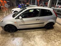 Gebraucht Ford Fiesta 60 PS (44 kW) 2005 Silber Kleinwagen