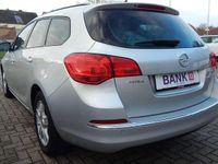 Gebraucht Opel Astra Active 140 PS (102 kW) 2013 Switchblade silver Kombi