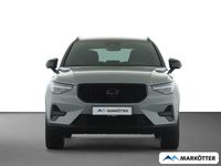 Neu Volvo XC40 Plus 163 PS (119 kW) 2026 Grau SUV