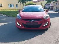 Gebraucht Hyundai i30 Classic 99 PS (72 kW) 2012 Rot Limousine