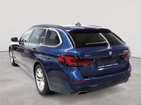 Gebraucht BMW 530 Sport Line 286 PS (210 kW) 2023 Phytonicblau metallic Kombi