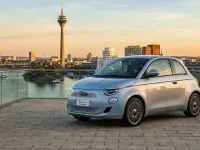 Neu Fiat 500 Icon 65 PS (47 kW) 2026 Blau