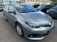 Gebraucht Toyota Auris Comfort 111 PS (81 kW) 2015 New medium silver/ grey Kombi
