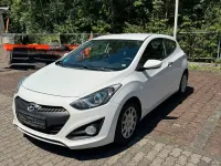Gebraucht Hyundai i30 99 PS (72 kW) 2014 Weiß Limousine