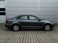 Gebraucht VW Jetta Trendline 105 PS (77 kW) 2015 Grau Limousine