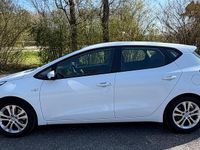 Gebraucht Kia Ceed Edition 7 99 PS (72 kW) 2014 Weiß Kleinwagen