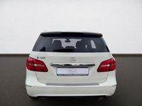 Gebraucht Mercedes B180 122 PS (89 kW) 2013 Weiß Van / Kleinbus